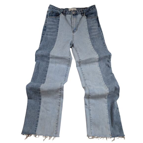 Almost Famous Womens Size 9 Two-Tone Cropped Distressed Raw Hem Jeans - Picture 1 of 9